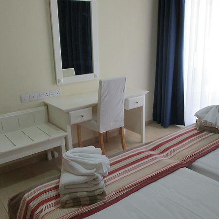 Royal Blue Hotel & Spa Geroskipou Buitenkant foto
