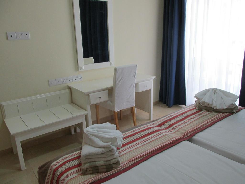 Royal Blue Hotel & Spa Geroskipou Buitenkant foto